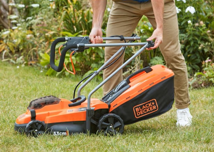 BLACK & DECKER 18v plæneklipper på 33 cm Incl batteri og lader