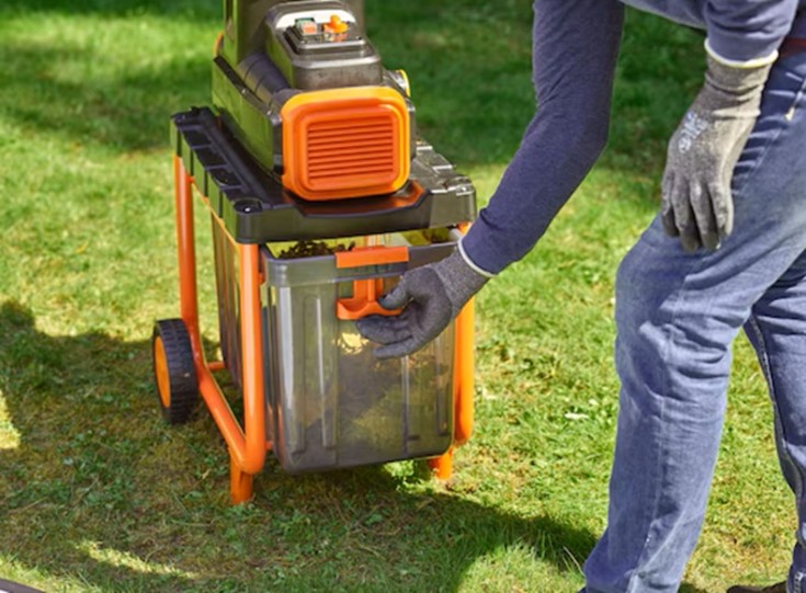 BLACK & DECKER 2800w kompostkværn på 45 L BEGAS5800-QS