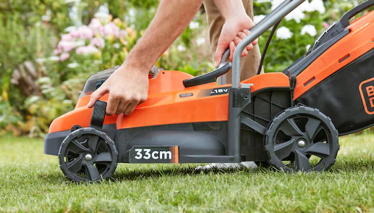 BLACK & DECKER 18v plæneklipper på 33 cm Incl batteri og lader
