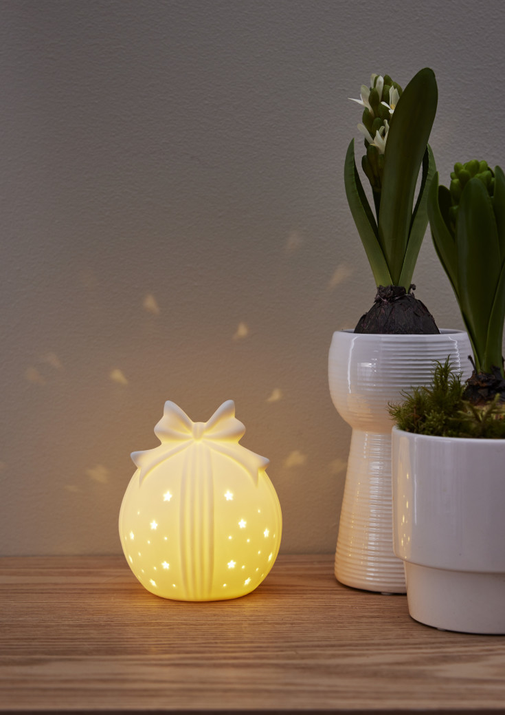 Star Trading Rozy julekule med lys, 11 cm