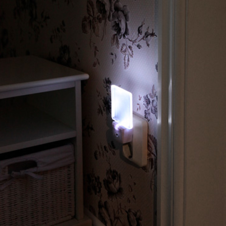 Star Trading nattlampe med skumringssensor