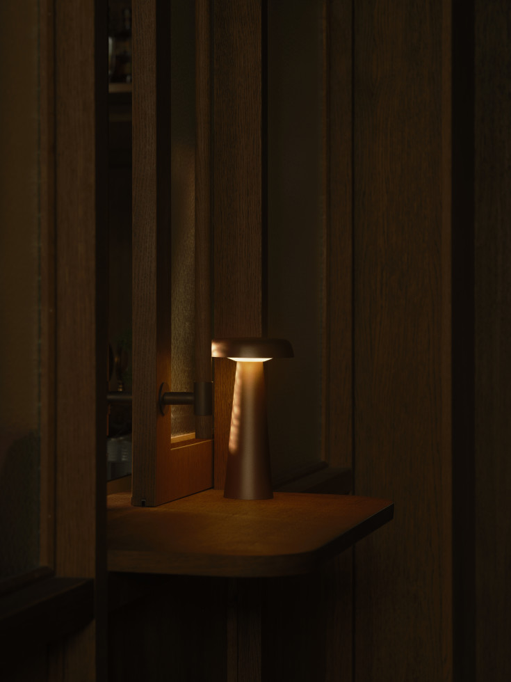 Dftp Arcello oppladbar bordlampe, brunert messing