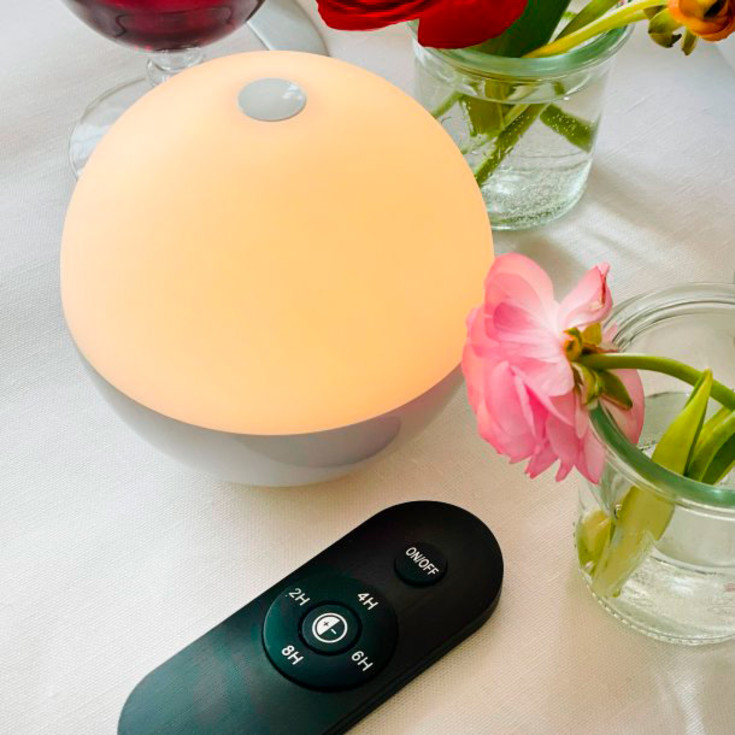 Dyberg Larsen Alba oppladbar bordlampe, hvit