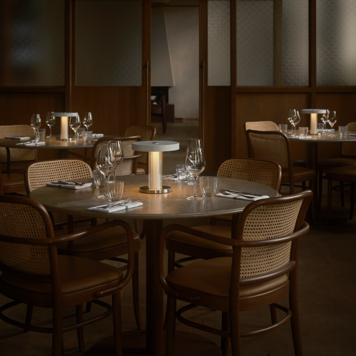 Dftp Trezzi oppladbar bordlampe