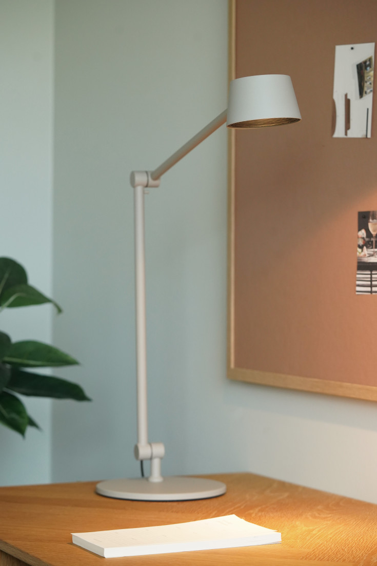 Antidark Direction T1 bordlampe, sort