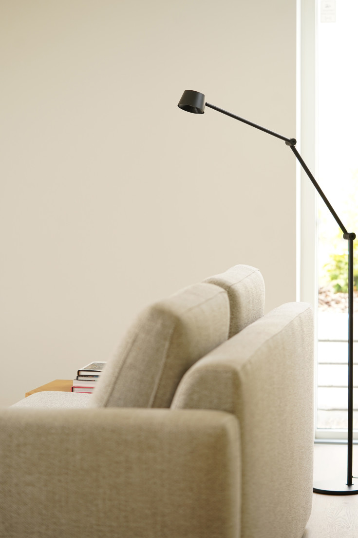 Antidark Direction F2 gulvlampe, sort