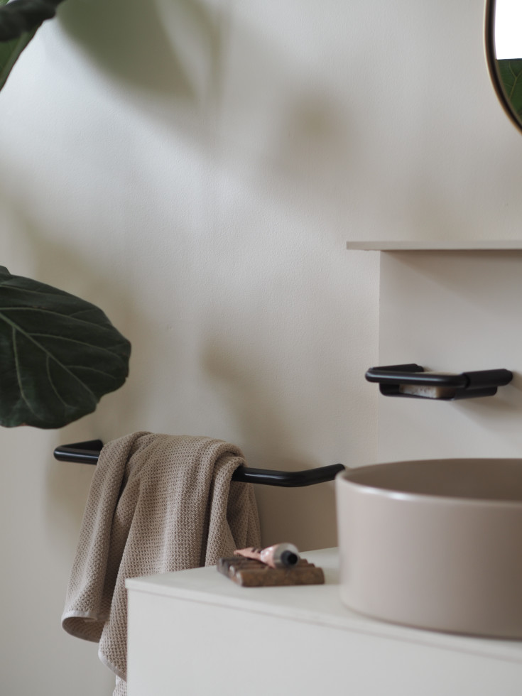 D Line handdukstång, 30 cm, borstad svart