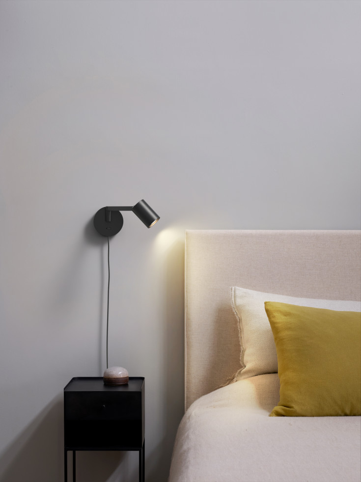 Astro Ascoli Swing væglampe, sort