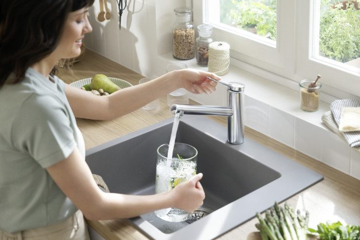 Hansgrohe Zesis M33 køkkenarmatur, koldstart, krom