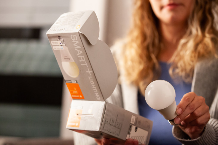 Osram Smart+ Wifi E27 standardpære, fargeskiftende, 14W, 3-pakning