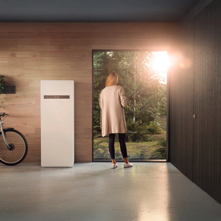 Panasonic Aquarea L-gen Hydrosplit luft til vand varmepumpe, indedel, 3 kW