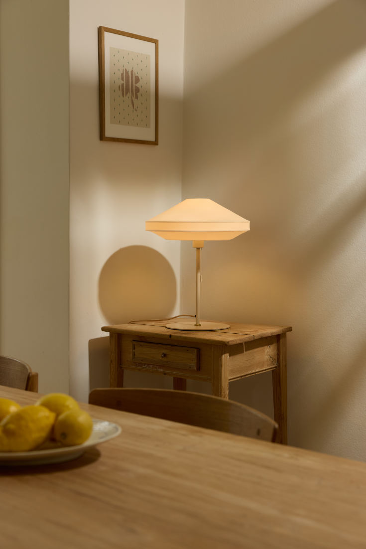 Halo Design Paris myk bordlampe Ø40, kremfarget