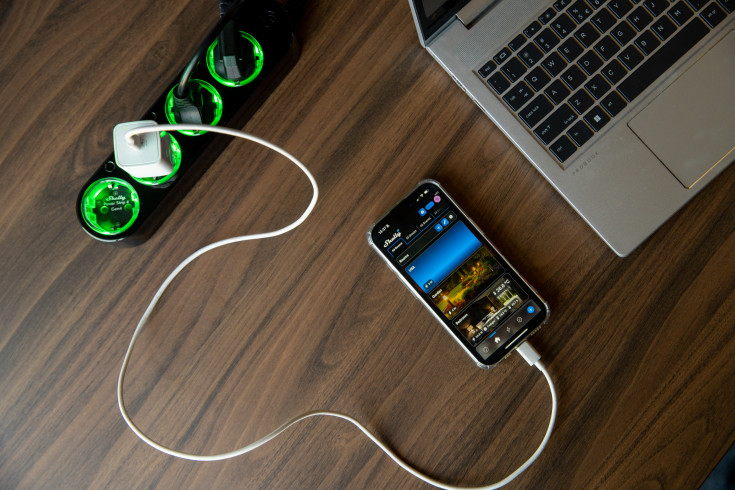 Shelly Gen4 stikdåse, Wi-Fi & Zigbee, sort