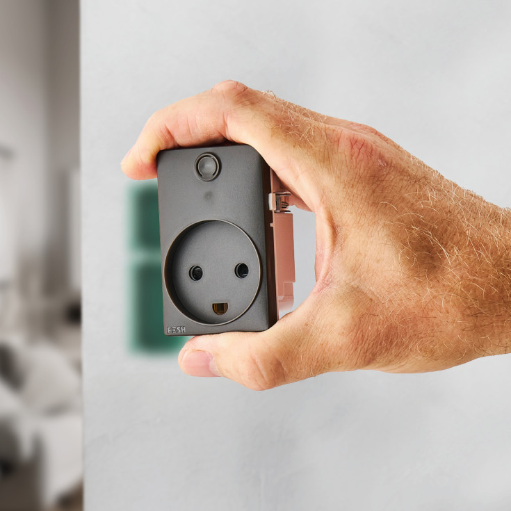 Fesh Curveline Smart stikkontakt med jord, 1,5 modul, grå