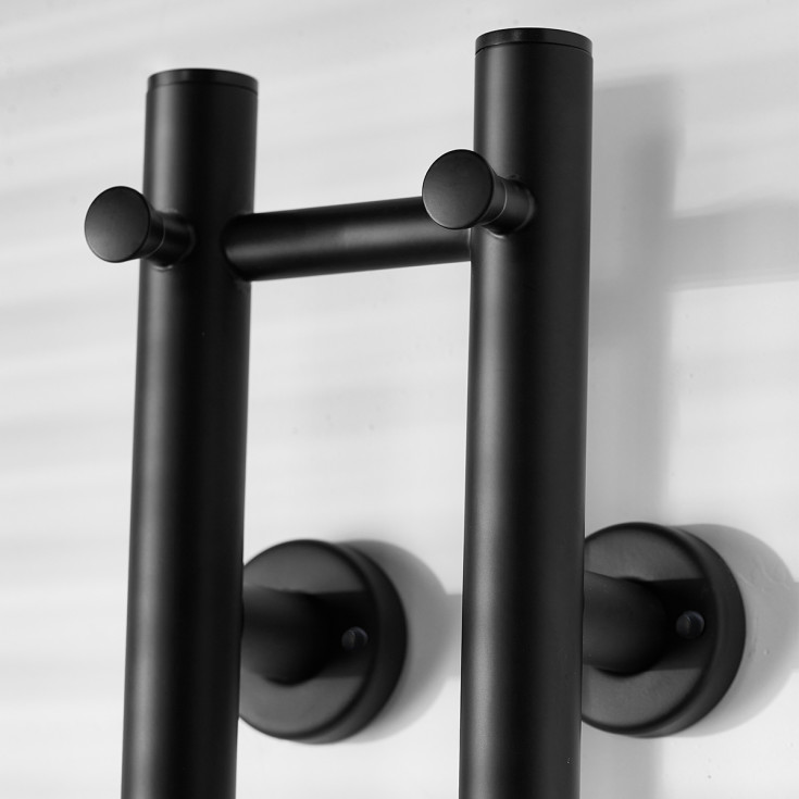 Bathlife Lod håndkletørker, el, 14x140,5 cm, sort