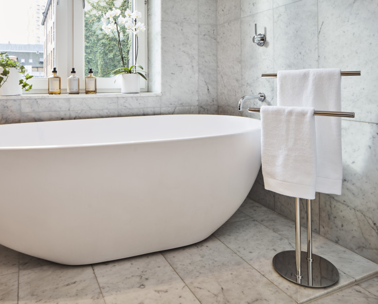 Smedbo Outline håndklædeholde, dobbelt, poleret rustfrit stål