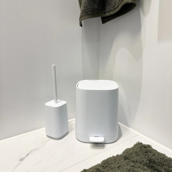 Beslagsboden Satin Square toiletspand, 4 liter, pedal, hvid