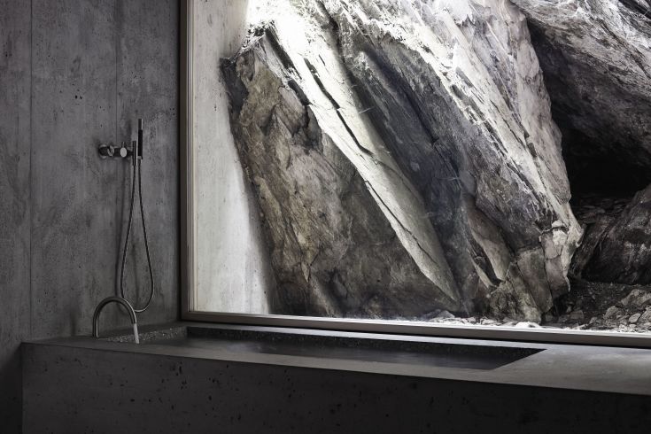 Vola 5471R badkarsblandare med duschset, krom