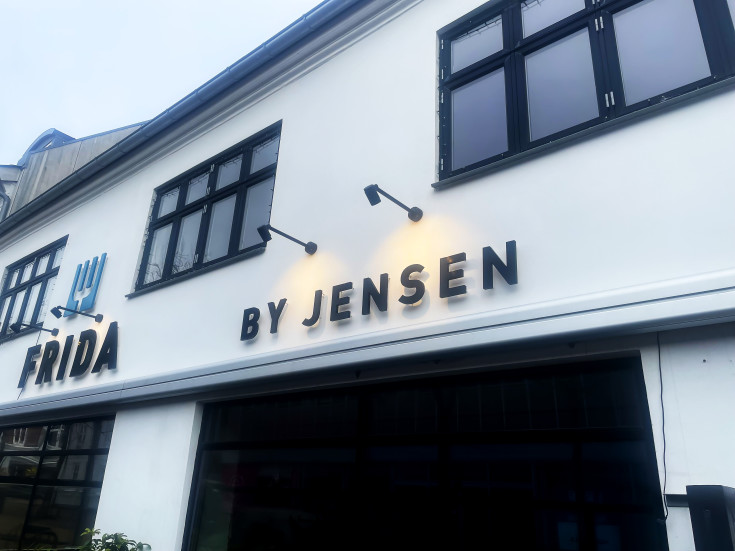 Scan Products Inna skiltespot, sort