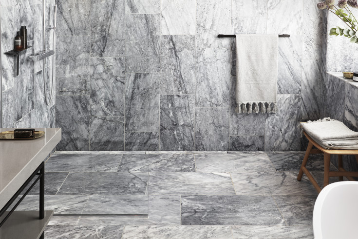 Unidrain Reframe brusehylde med bruseskraber, sort