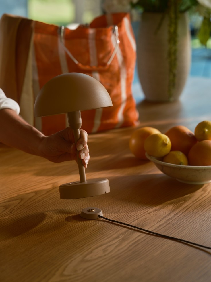 Nordlux Ellen To-Go genopladelig bordlampe, brun