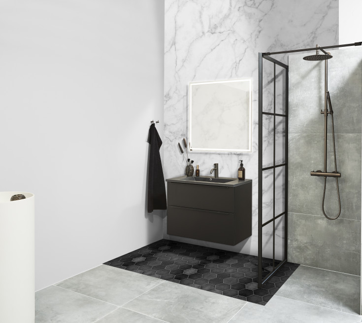 Cassøe New York brusevæg, 75 cm, klart glas, sort profil