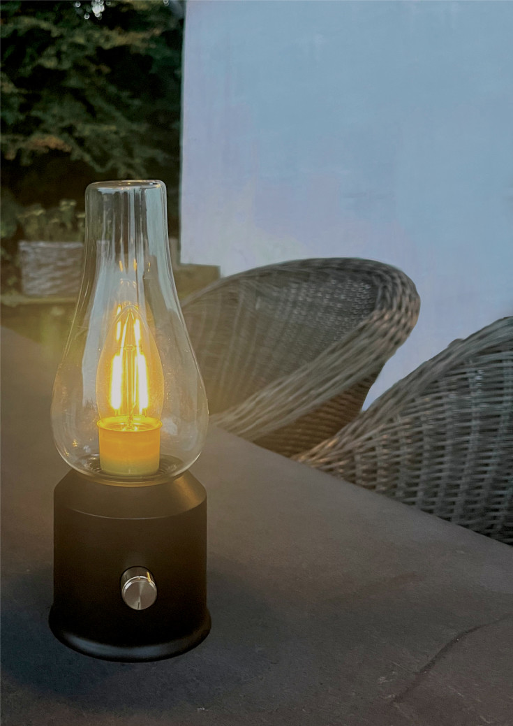 Veli Line Retro genopladelig bordlampe