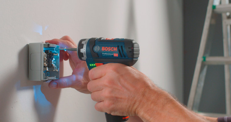 Bosch GSR 12V-15 FC professional borr och skruvdragare med 2 batterier, 12V