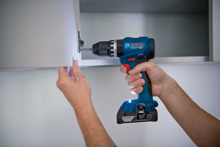 Bosch slagboremaskine GSB 18V-45, 2 x 18 V/2,0 Ah og L-Boxx
