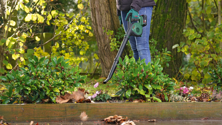 Bosch akku løvblæser Universal, 18V-130, solo