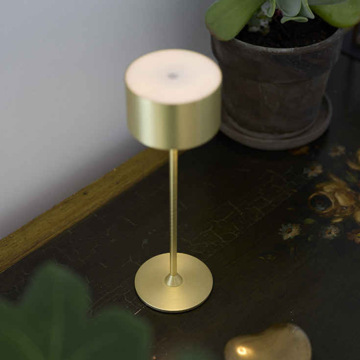Nielsen Light Bistro genopladelig bordlampe, børstet messing