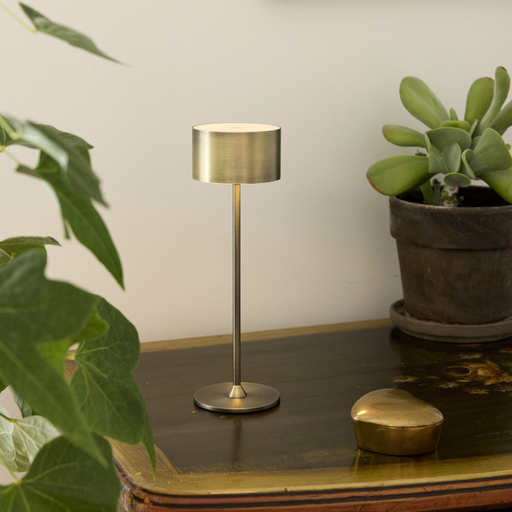 Nielsen Light Bistro oppladbar bordlampe, antikk messing