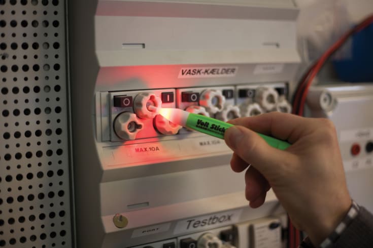 Elma 106 Volt Stick, Berøringsfri Polsøker