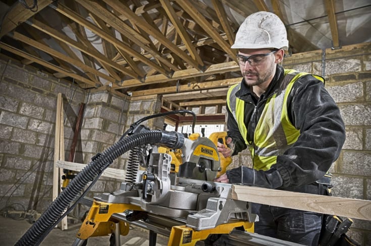 DeWalt DWS777-QS gjærsag, med udtræk og XPS, Ø216 mm, 1800W/230V