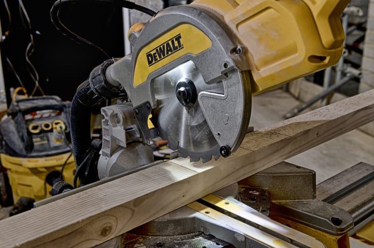 DeWalt DWS777-QS gersåg, med udtræk og XPS, Ø216 mm, 1800W/230V