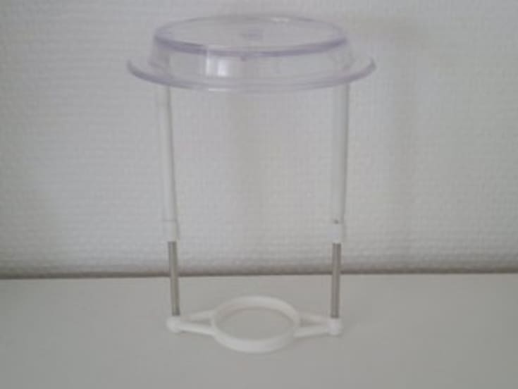 Skærmstativ, hvid plast, Ø34mm, forskydelig 14 - 21 cm