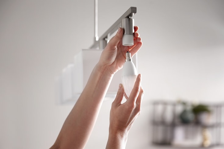 Philips Hue White Ambiance E14 kertepære, 2200K-4000K, 5,2W
