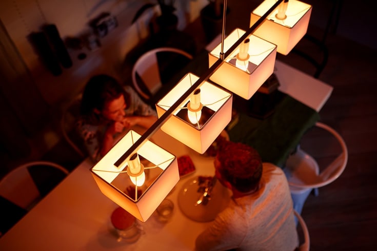 Philips Hue White Ambiance E14 kertepære, 2200K-4000K, 5,2W