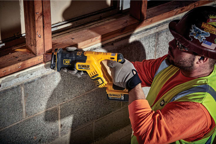 Dewalt DCS367N-XJ batteridrevet bajonettsag