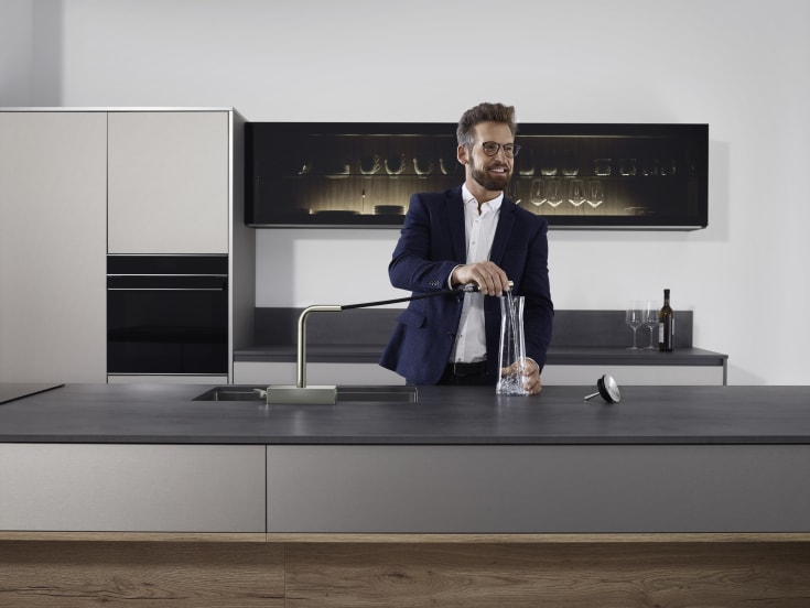Hansgrohe Aquno Select M81 kjøkkenarmatur, uttrekkbar tut, stål