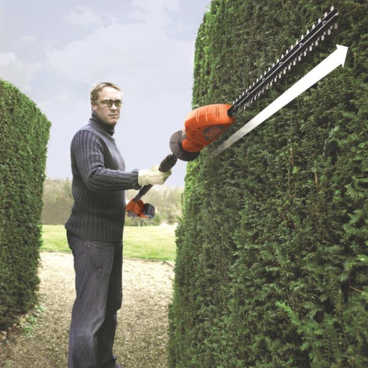 Black & Decker hekksaks 43 cm, på skaft, 18 volt uten batteri
