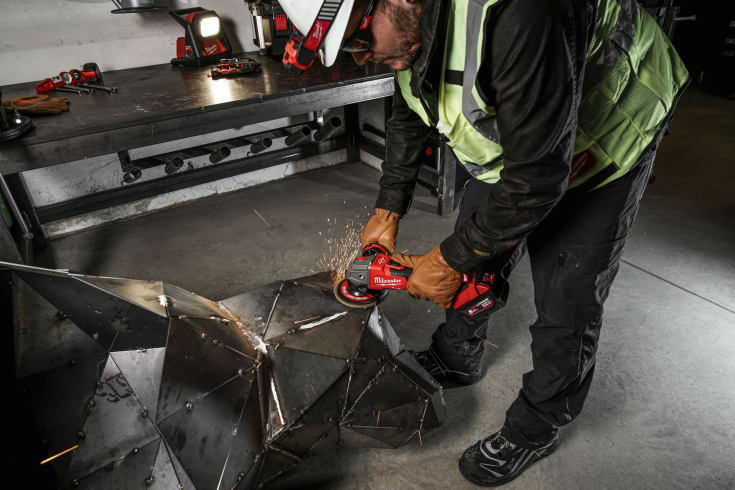 Milwaukee M18 Fuel 125 mm vinkelsliber, u. batteri
