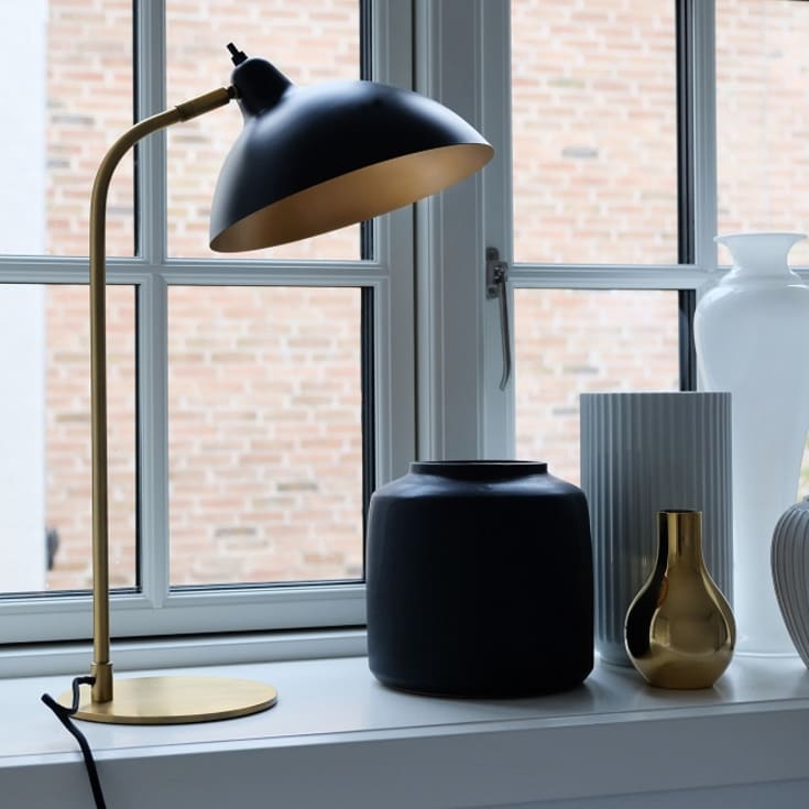 Dyberg Larsen Futura bordslampa