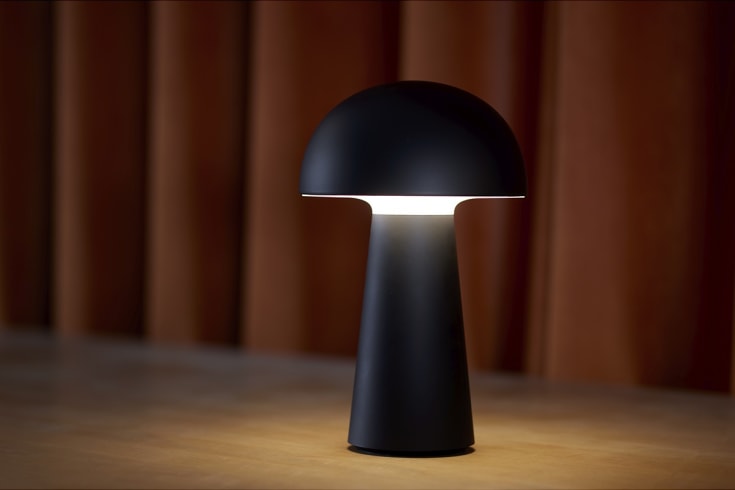 Nielsen Light Move Me genopladelig bordlampe, sort