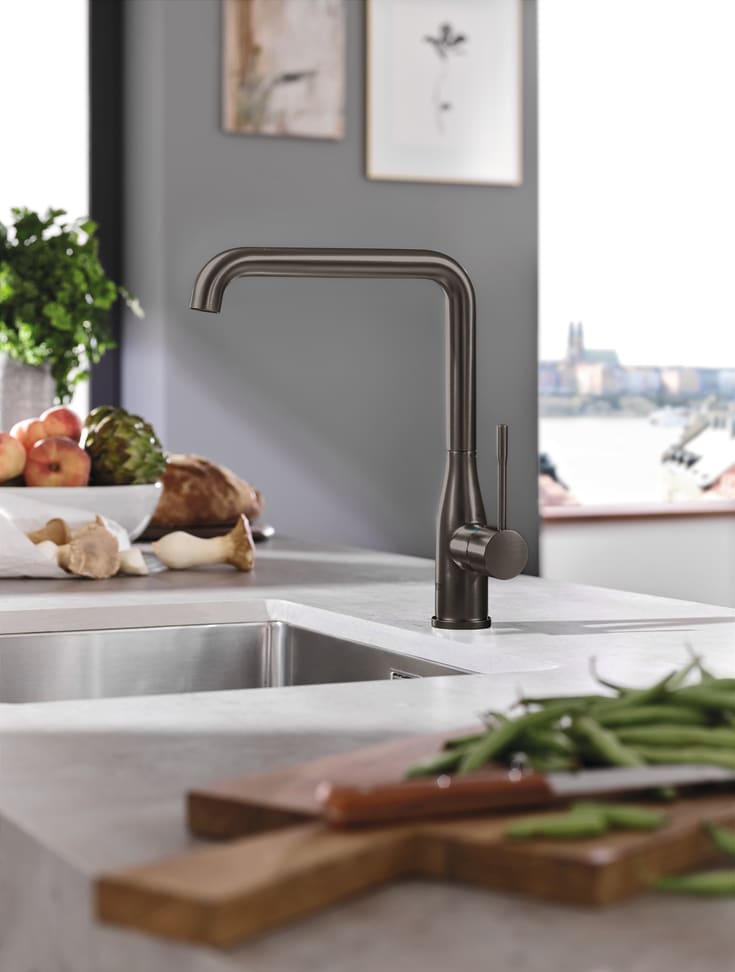 Grohe Essence kjøkkenarmatur, børstet sort krom
