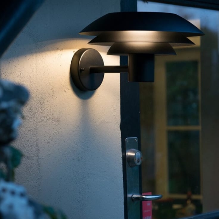 Dyberg Larsen DL20 vägglampa utomhus, svart