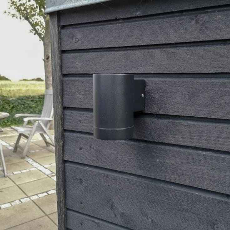 Dyberg Larsen Stege vägglampa utomhus