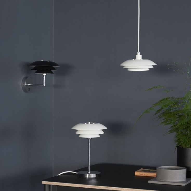 Dyberg Larsen DL20 vägglampa, svart