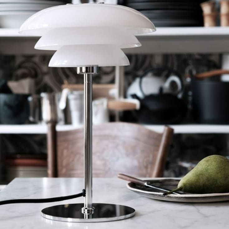 Dyberg Larsen DL20 bordslampa, krom/opal