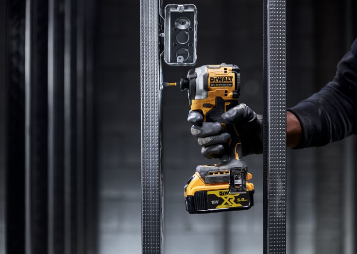 DeWalt 18V XR DCF850N-XJ slagskrutrekker, 205 Nm, uten batteri